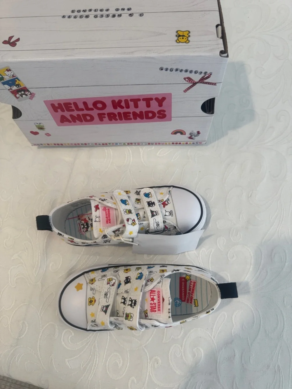 Kids Converse X Hello Kitty and Friends. Size 10